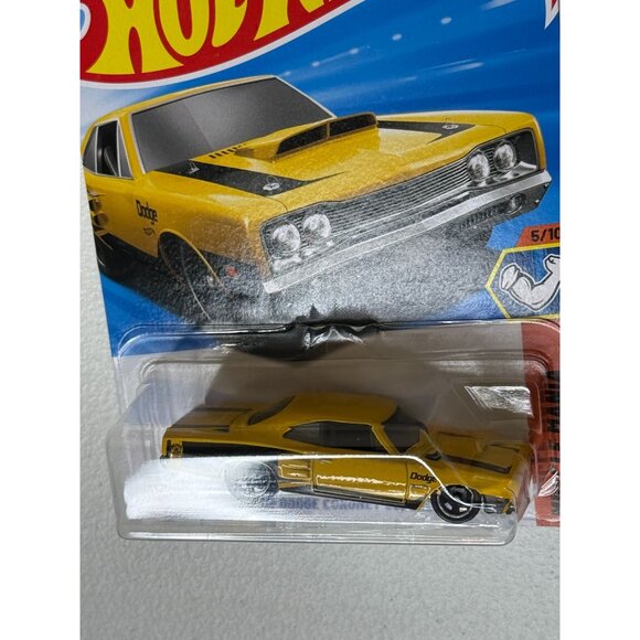 Hot Wheels 69 Dodge Coronet Superbee Yellow Black Muscle Mania 208/250 2024 - Picture 2 of 5